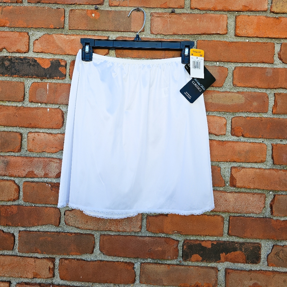 Vintage Vanity Fair Classic Half Slip | White Nylon Lace Trim | Size M (S Fit)